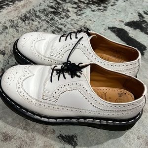 Dr. Martens size 7 (9 women) brogue white loafers Doc Martens